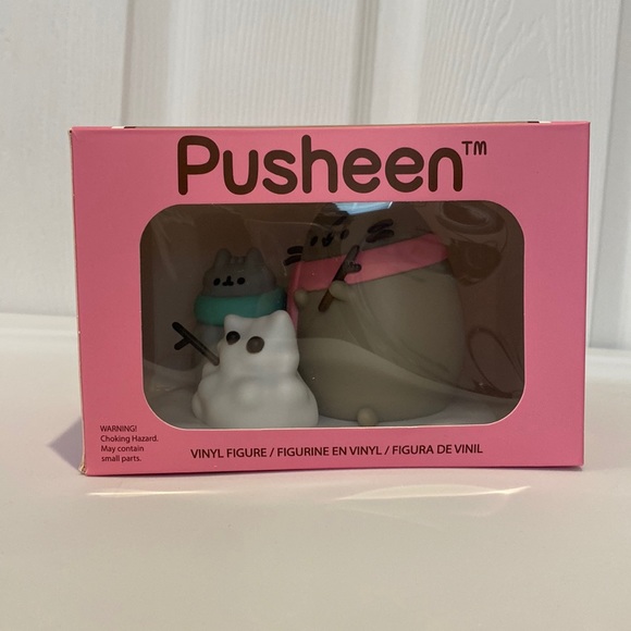 Pusheen Other - Pusheen Christmas Vinyl Figure RARE